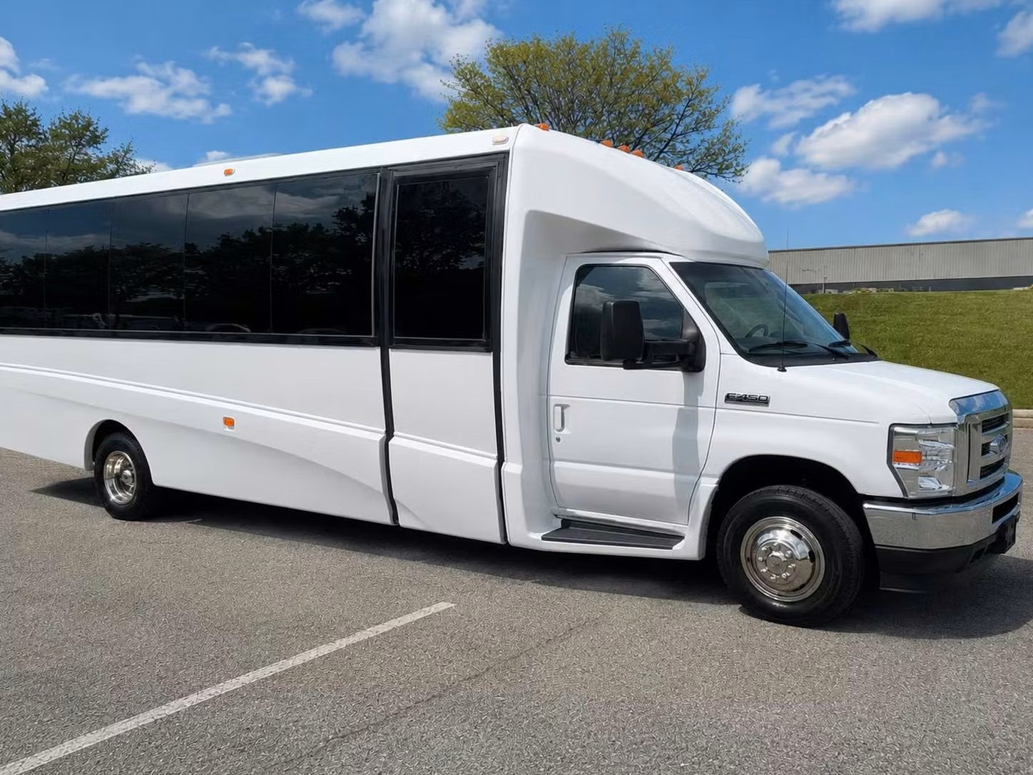 atascadero 20 passenger minibus rental