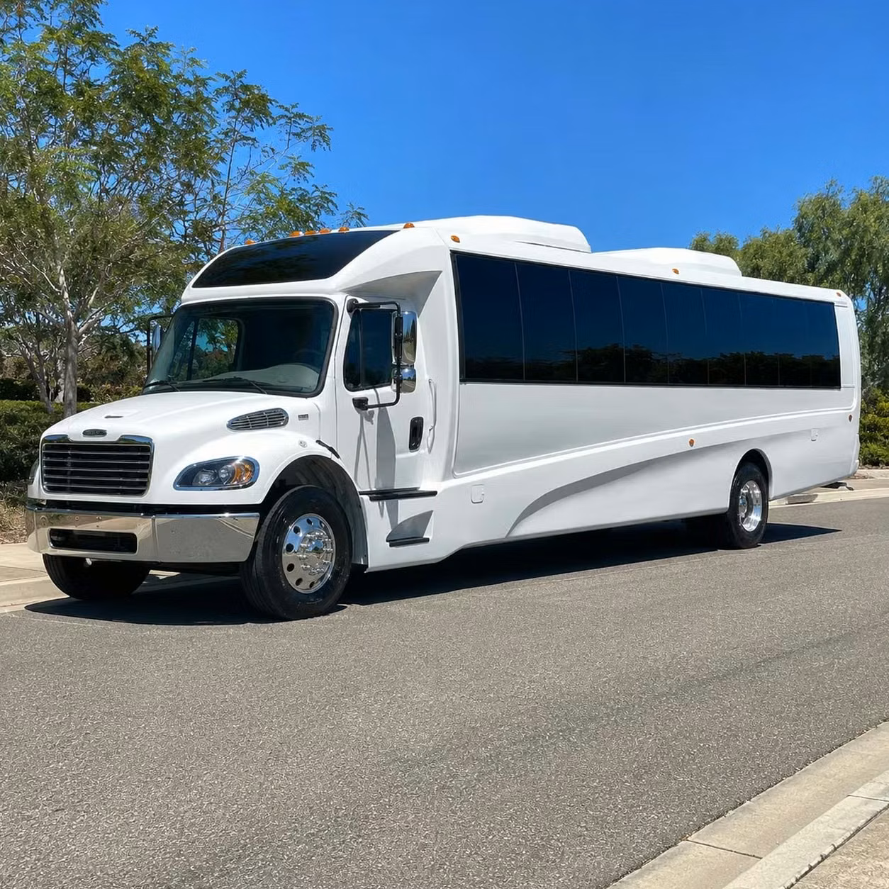 atascadero 35 passenger minibus rental