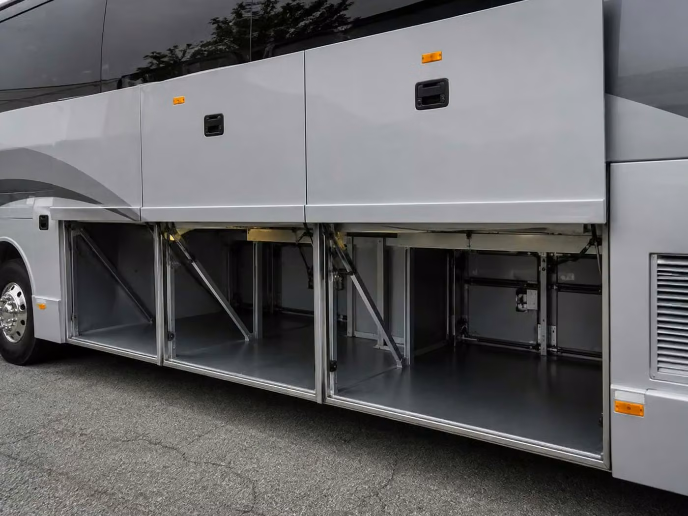 atascadero 56 passenger charter bus luggage bays